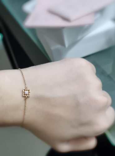 Poppy in Cube Diamond Bracelet photo review