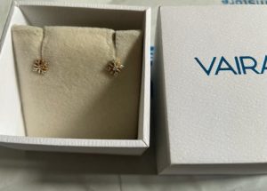 Rose Gold Golden shield of love diamond stud earrings photo review